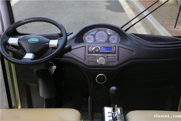 17座开云电竞和欧包-驾驶室