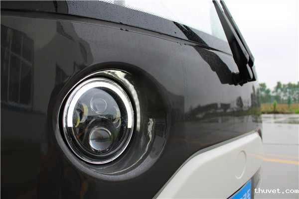 八座封闭开云电竞和欧包-车灯